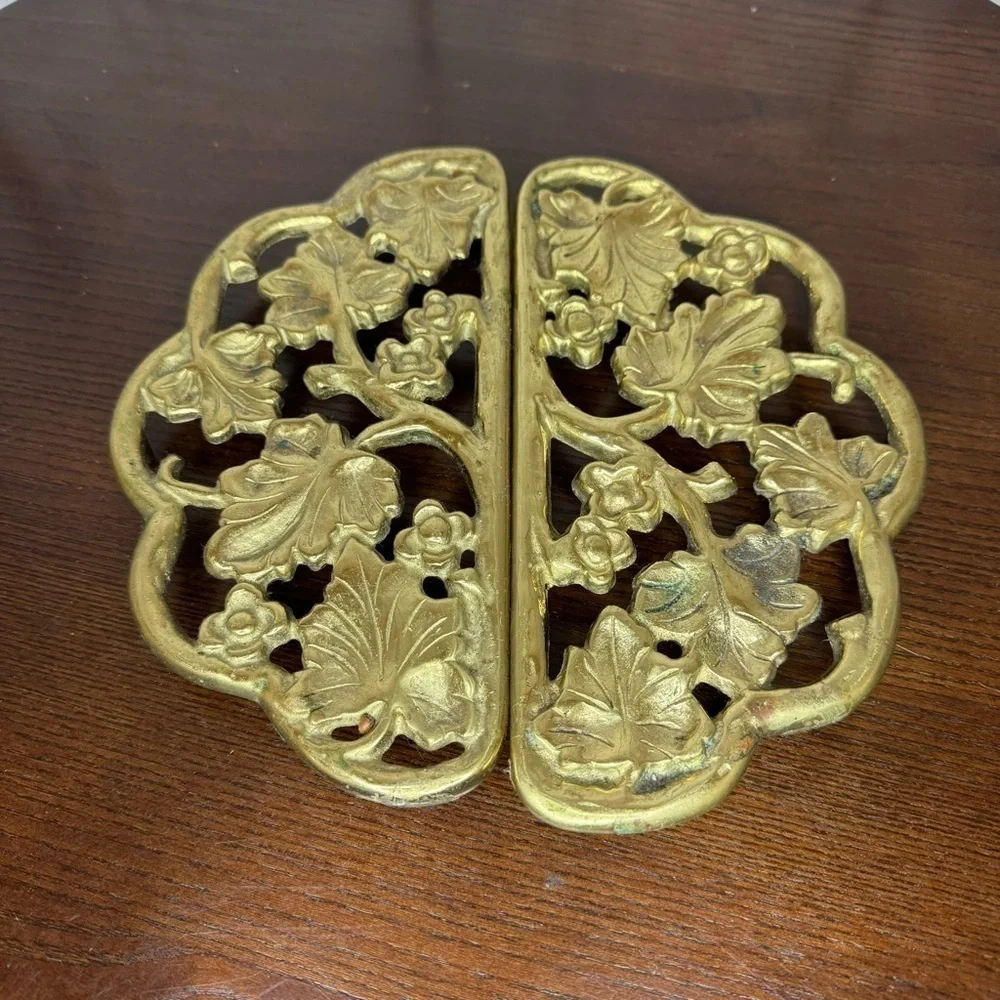 HARVIN Virginia MetalCrafters vintage solid brass footed 2 Pc trivet Super Cute